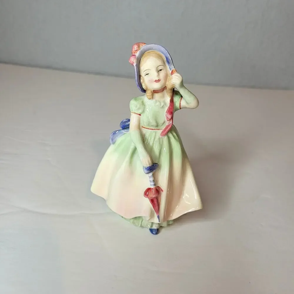 Royal Doulton Babie Bone China Figurine HN1679 Sculpture England Collectible